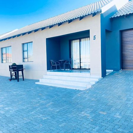 Tranquility Guesthouse Standerton Extérieur photo